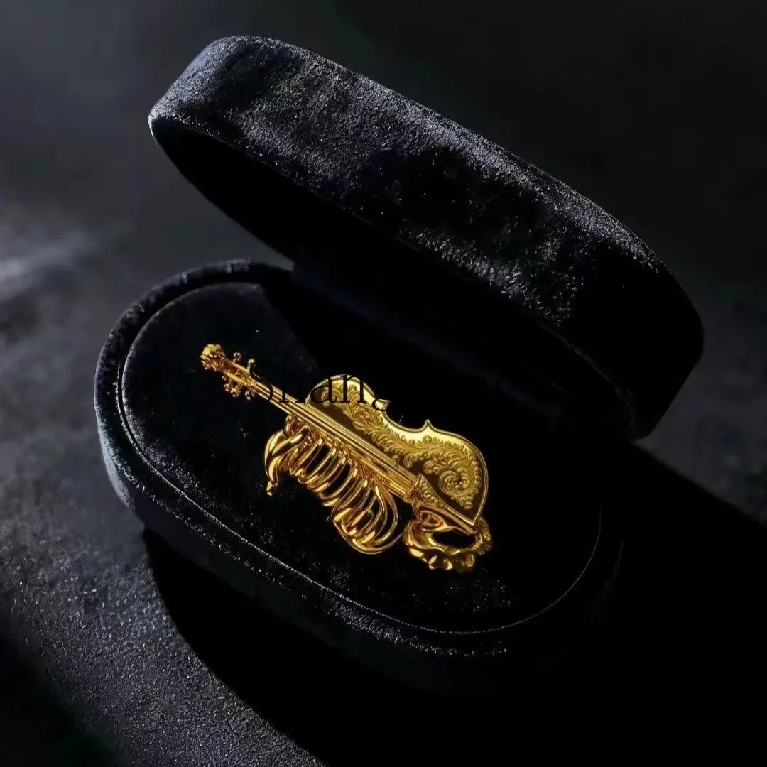 CLL gold violin and sternum, high-end brooch, retro pin, temperament, versatile, personality, punk style high-end