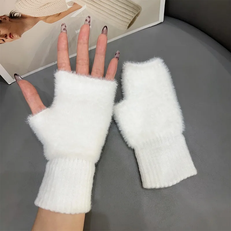 Mink Fleece Fingerless Gloves Winter Women Girls Plush Warm Half Finger Gloves Soft Comfortable Outdoor Gloves Fashion Accessory