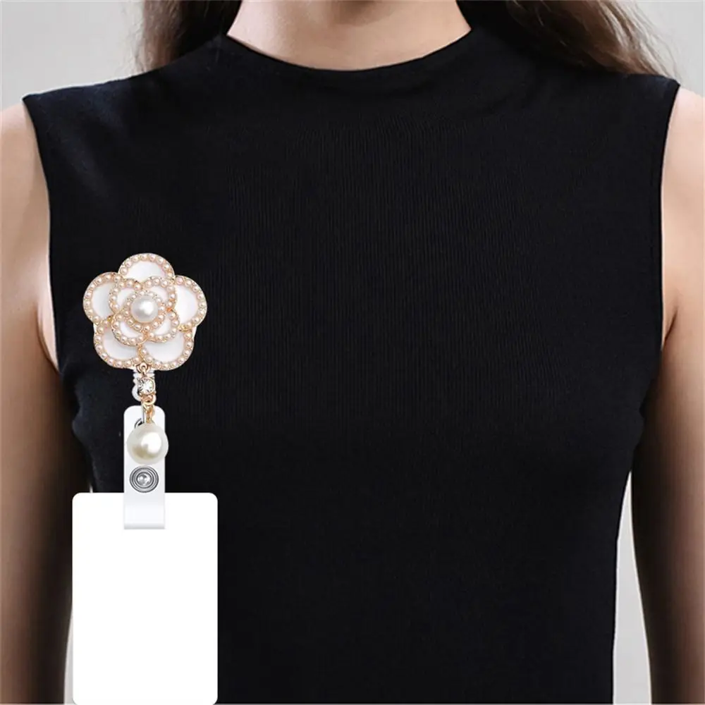 

Elegant Nurse Badge Reel Pearl Floral Alligator Clip Retractable Badge Holder Work Card 360 Rotation Easy Pull Buckle Name Tag