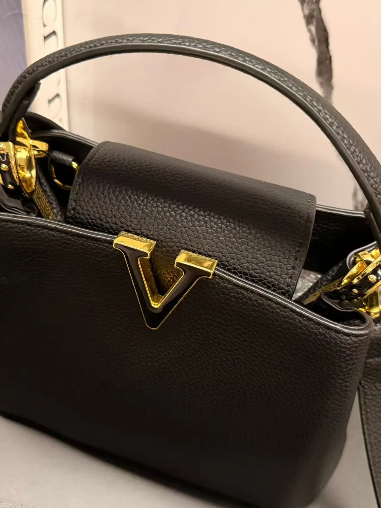 حقيبة يد فاخرة جديدة مع شعار المرأة الاتجاه حقيبة تسوق جلدية العلامة التجارية الأصلية الكلاسيكية حقائب كتف كروسبودي الإناث مع حزام