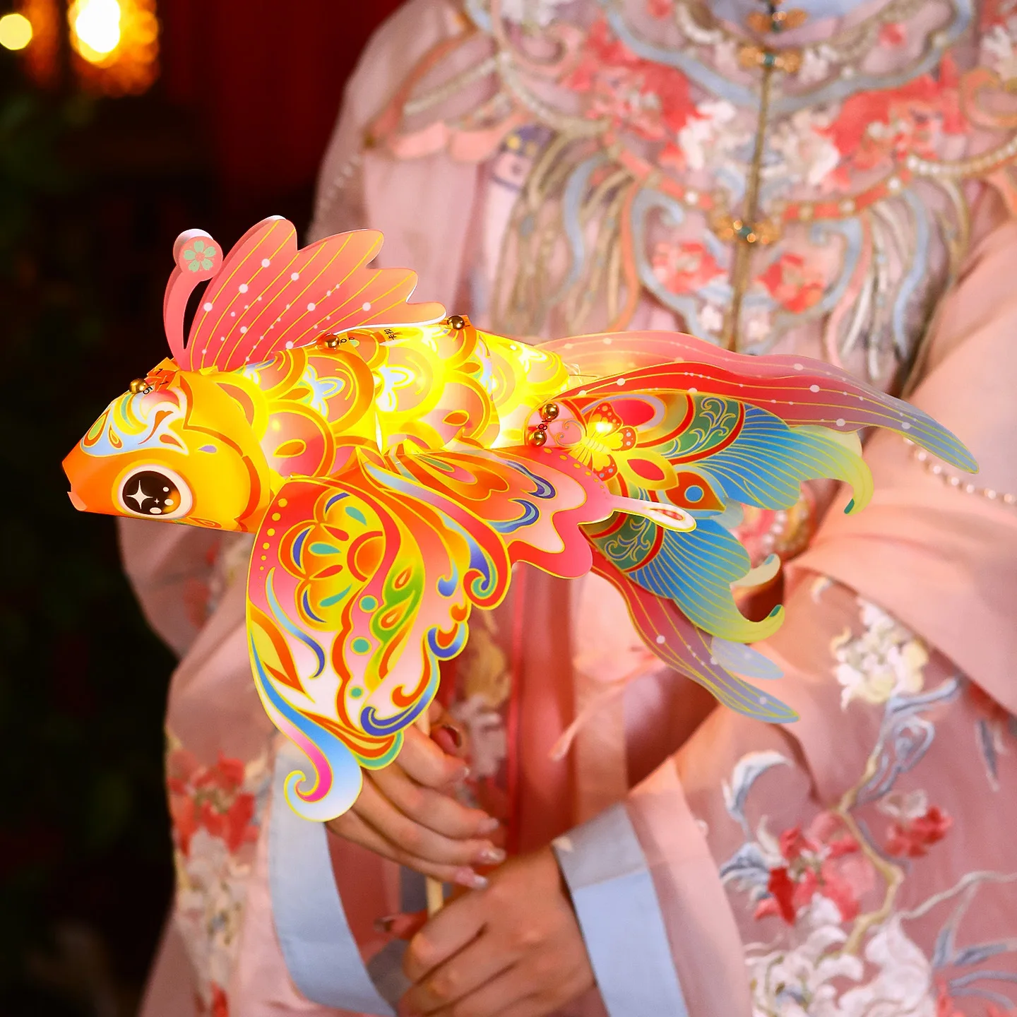 Handmade DIY Lantern Festival Materials Kit Glowing Golden Fish Flower Lantern Portable Light up Lanterns for Children