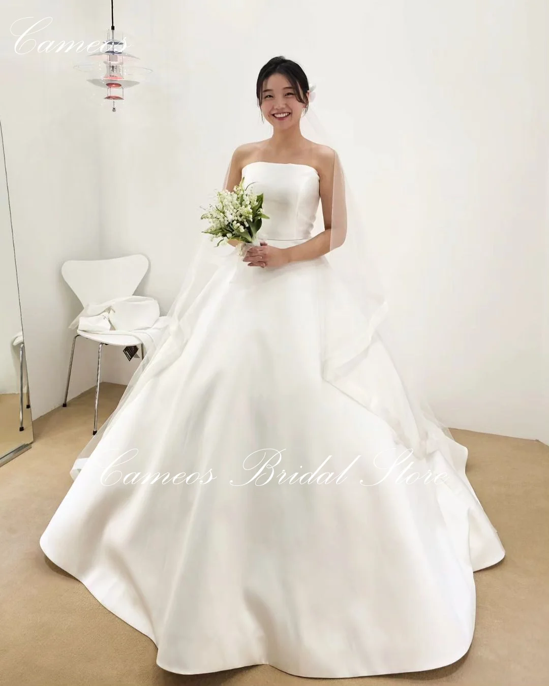 

SONDR Korean Sleeveless Ivory Wedding Dress Strapless Custom Made Formal Bride Dress 웨딩드레스 Satin Simple Wedding Gown Bridal