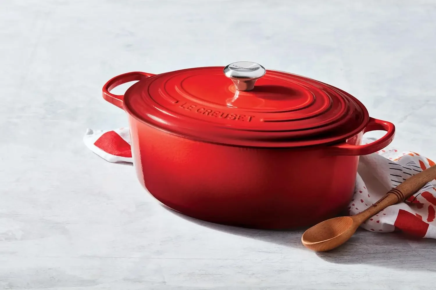 Enameled Cast Iron Signature Oval Dutch Oven, 15.5 qt., Cerise