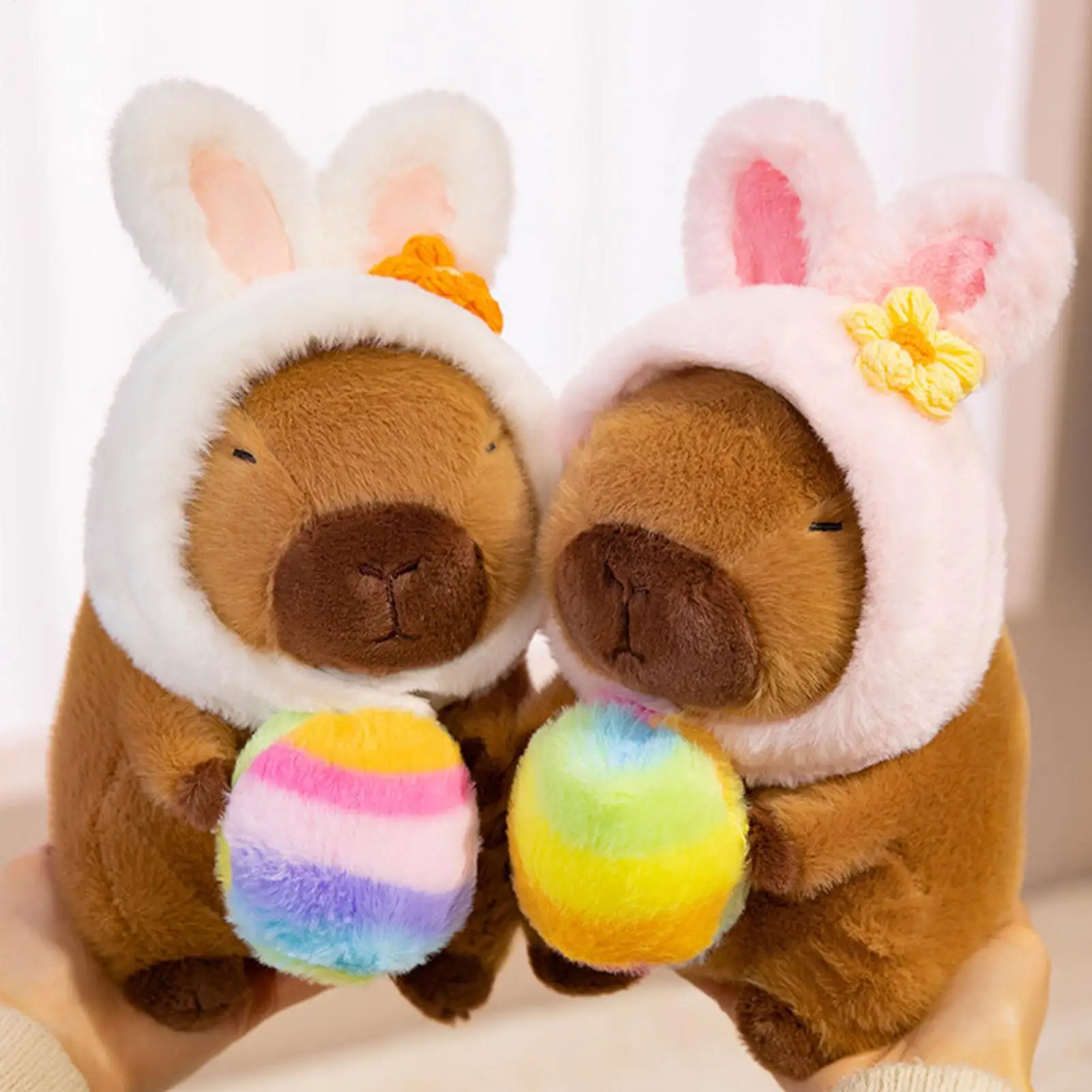 

Плюшевая игрушка-капибара 7,8 дюйма с пасхальным яйцом и шапкой-зайчиком, мягкая кукла для декора дома, гостиной, детской комнаты