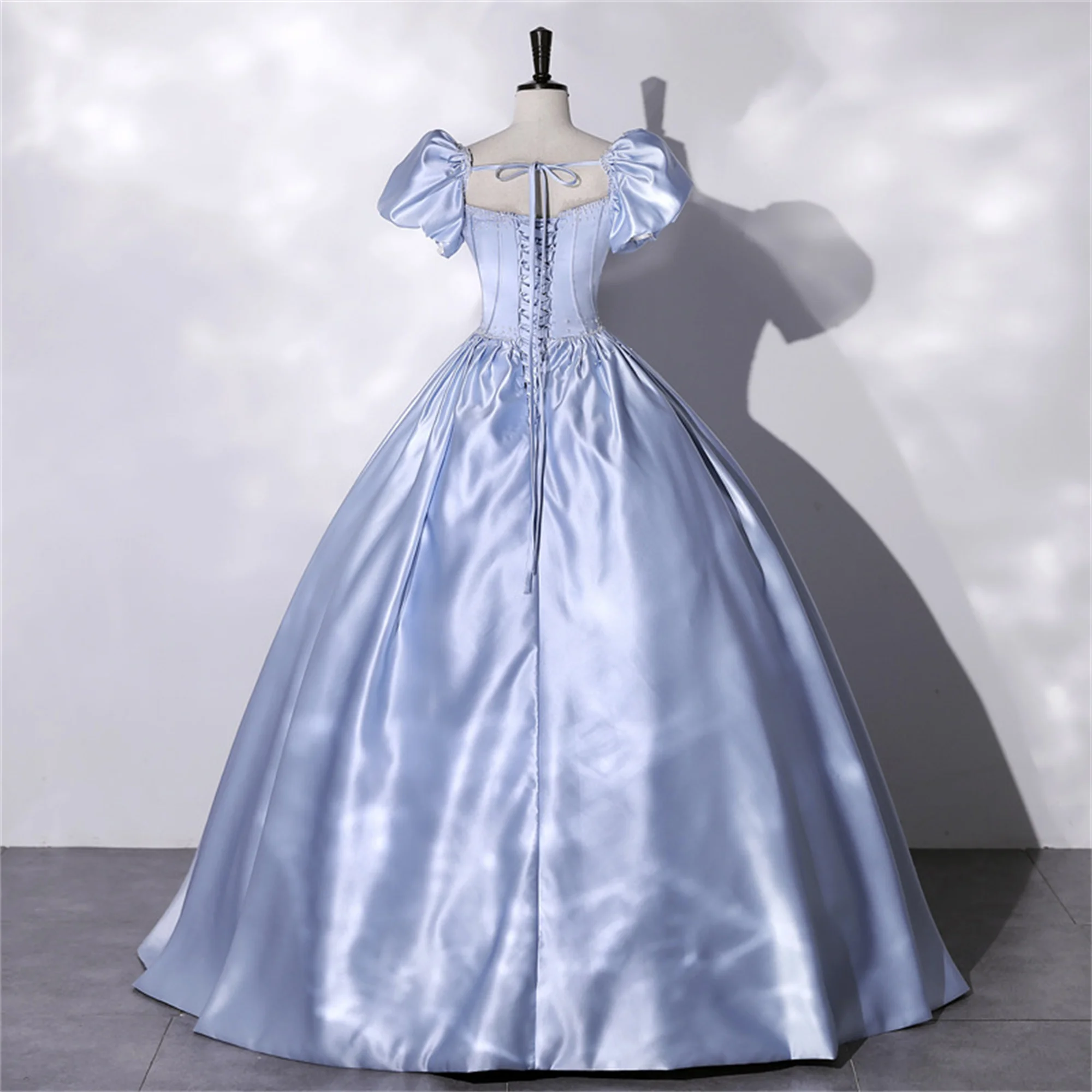 فساتين Quinceanera من الساتان واللؤلؤ بأكمام منتفخة مناسبة رسمية رداء حفلات أعياد الميلاد طول الأرض فيستدو دي فييستا