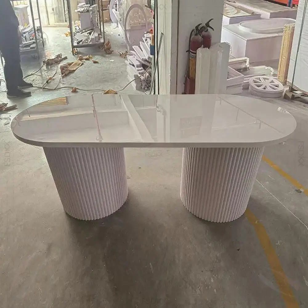 طاولة طعام بيضاوية أكريليك بيضاء حديثة بيضاء قابلة للتخصيص من FSDKX لديكور المنزل وحفلات الزفاف