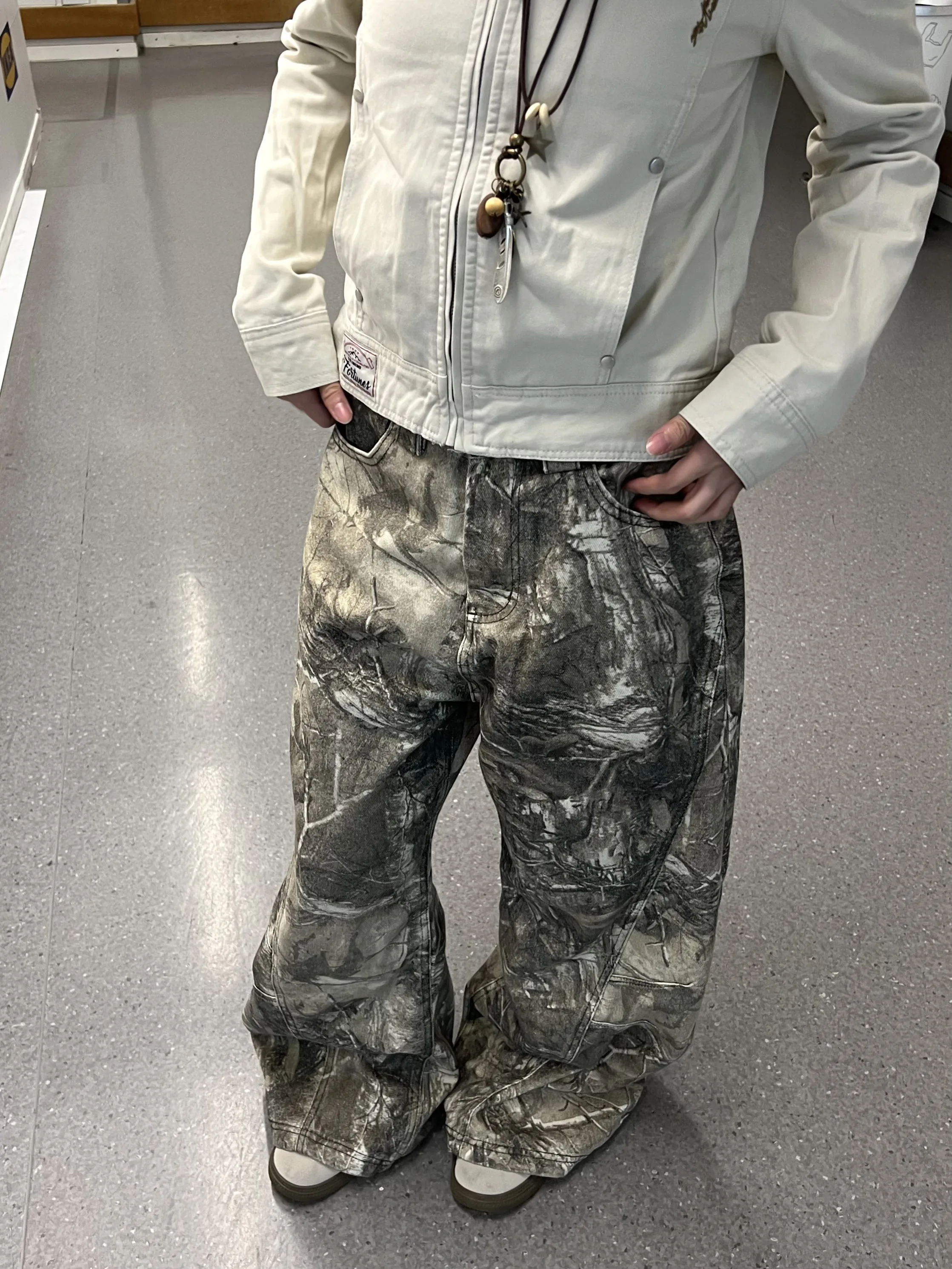 

Retro American Washed Letter Embroidery Camouflage Casual Pants Loose Fit Wide Leg Trendy Long Trousers for Men And Women