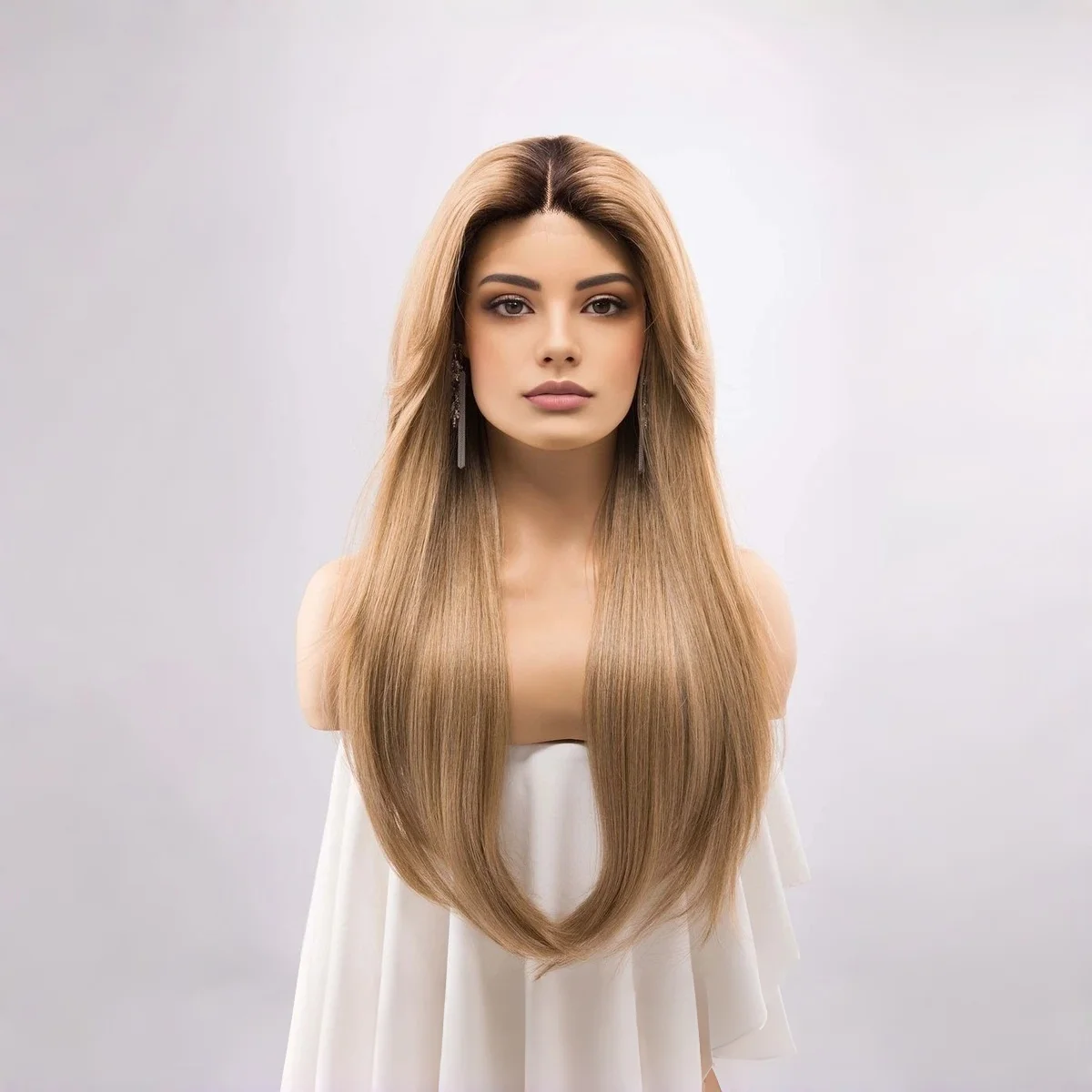 

Длинный натуральный прямой парик Медовый блондин Синтетический парик фронта шнурка Женский реалистичный вид Парик высокого качества Модные модные парики