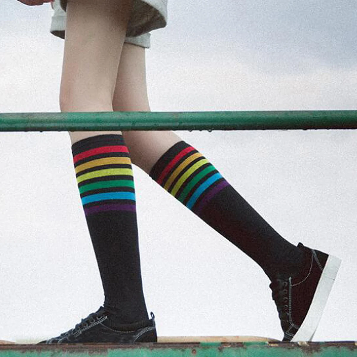 Neue Damenstrümpfe, Frühjahrstrends, lässiger, preppy-Stil, knielange Socken, hochwertige Baumwolle, einfarbig, lange Socken, bequem. – Detail 15