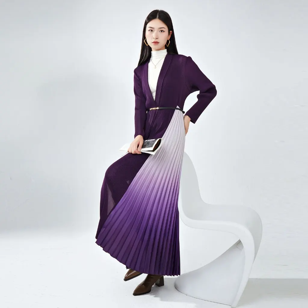 

Женская длинная ветровка, плиссированное высококачественное драпированное пальто в стиле Royal Sister, нерегулярный градиентный дизайн для модной верхней одежды