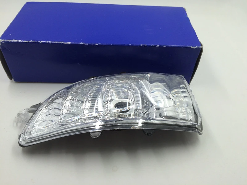 Suitable for Volvo S80L S80 S40 C30 C70 reversing mirror lights reversing mirror turn signals side lights small lights