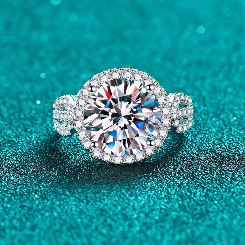 Platinum Round Pack Moissanite Anel para Mulheres, Anel de Noivado Premium, Jóias Finas de Casamento, Atmosfera Elegante, Pt950, 5 Carat