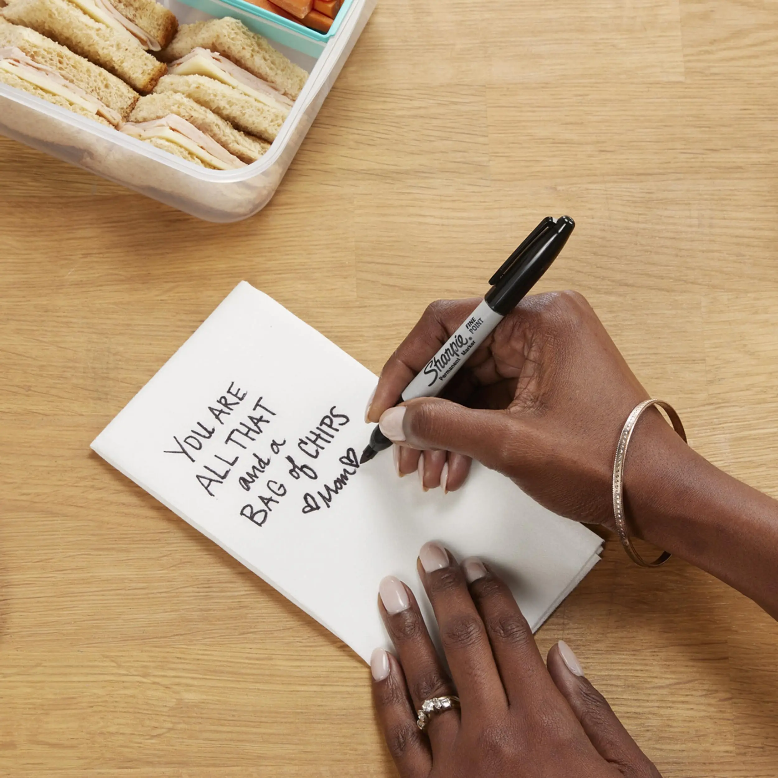 أقلام تحديد دائمة من شاربي كولور بيرست، نقطة دقيقة، متنوعة، 24 عبوة (1949557)