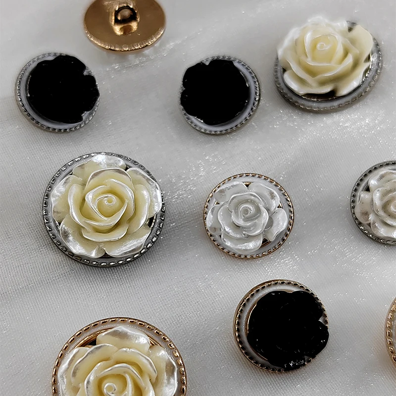 15/20MM Flower Metal Buttons Of Clothing Wholesale Black White 3D Fashion Decor Vintage Shank Button For Women Dress Sewing DIY