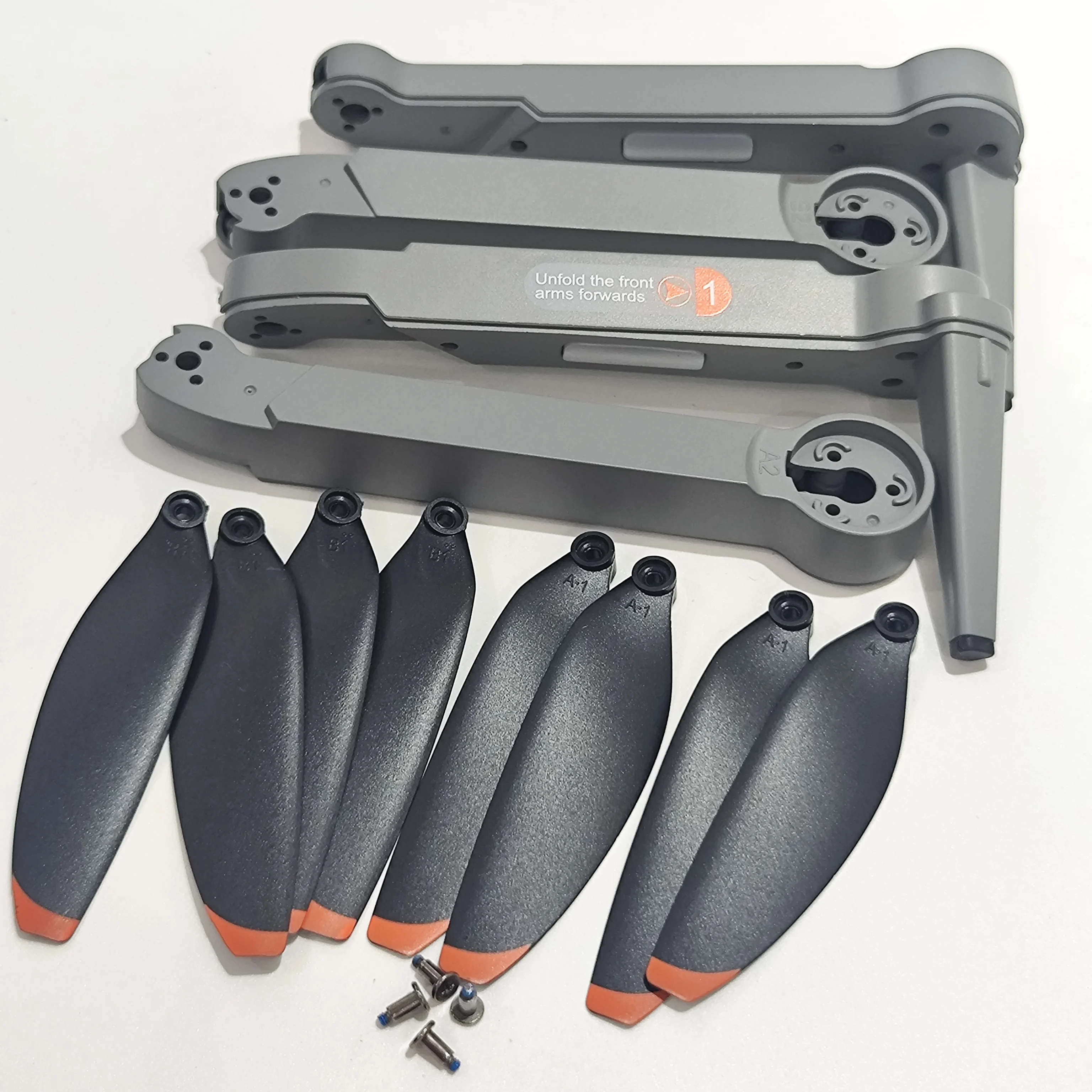 โดรน LYZRC รุ่นใหม่ L300 UItra พับได้ พร้อมระบบ GPS มอเตอร์ไร้แปรงถ่าน  อะไหล่ยางแขนโดรน 4 ชิ้น + ใบพัด 8 ชิ้น