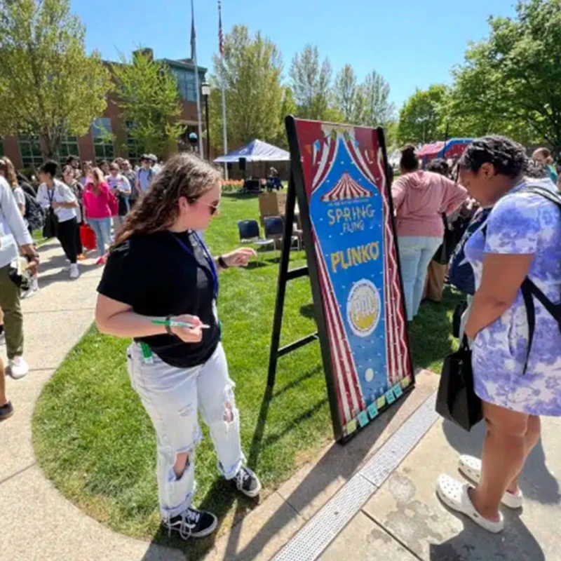 

Новая игра «Монета» от производителя, используемая в качестве реквизита для рекламных разминки предприятия