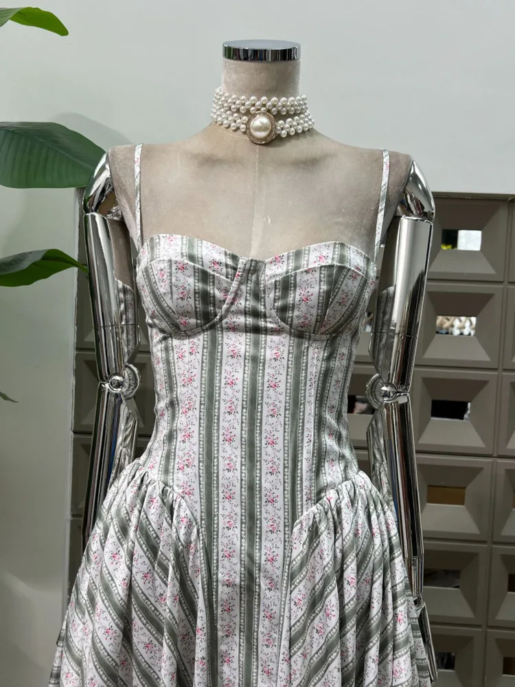 DFDG 2025 Damska Sukienka Projektanta z Kwadratowym Dekoltem, Cienkimi Ramiączkami, Kwiatowym Nadrukiem, Wyszczuplająca, Wiosenno-Letnia, Plażowa, Wakacyjna, Elegancka, Minimalistyczna