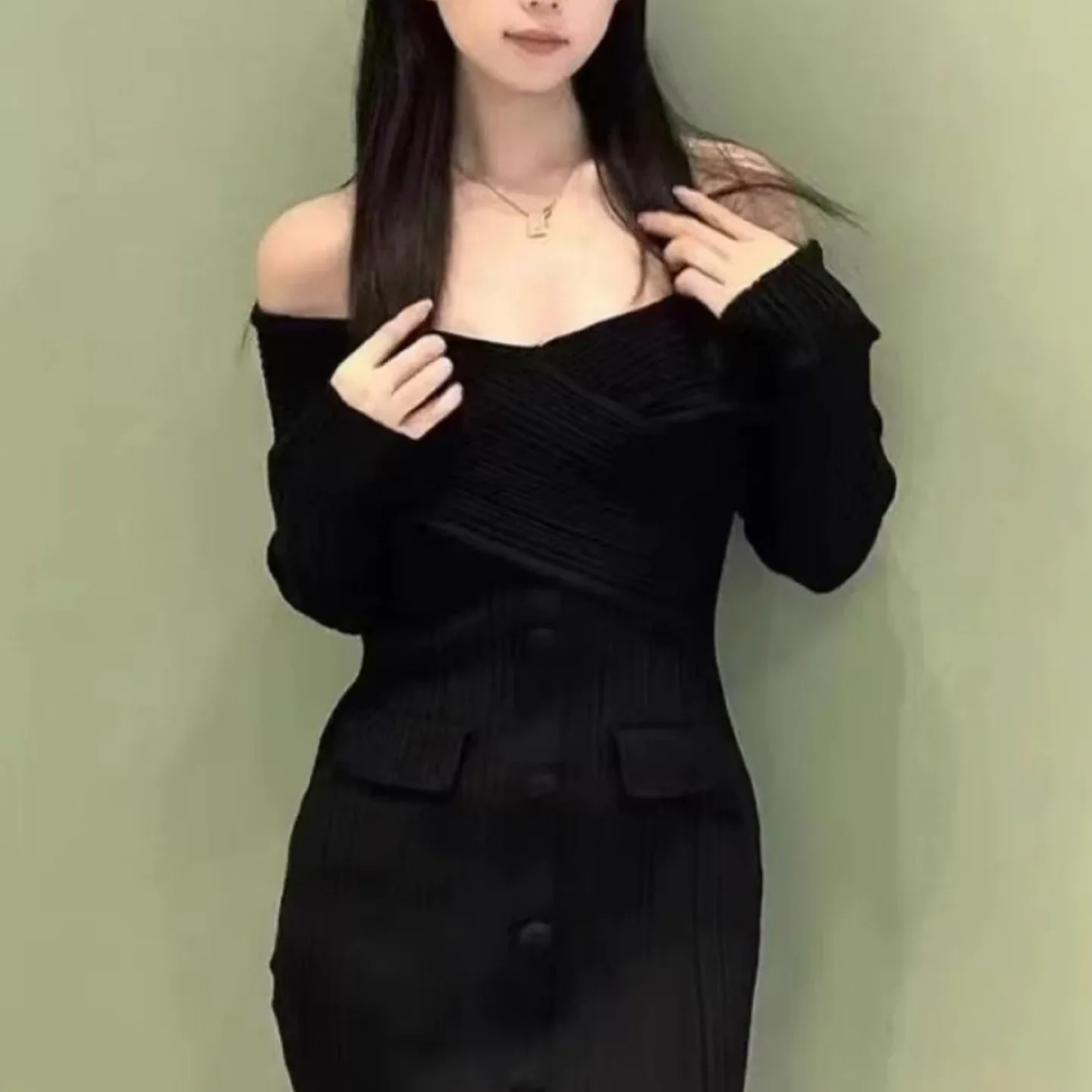 Dopasowana dzianina wyszczuplająca z odkrytym ramieniem, klasyczny krój, wysoki stan, model bodycon, idealna na jesień i zimę, nowość.