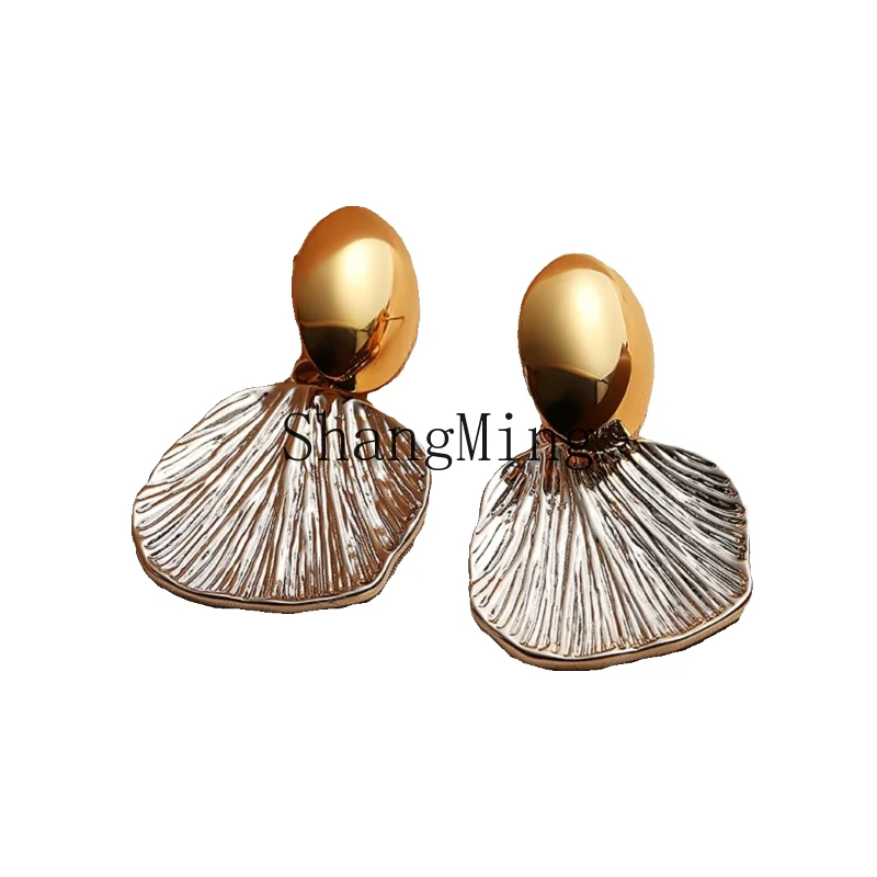 

CL modern simplicity, cold wind exaggerated temperament irregular texture silver needle earrings women's high sense