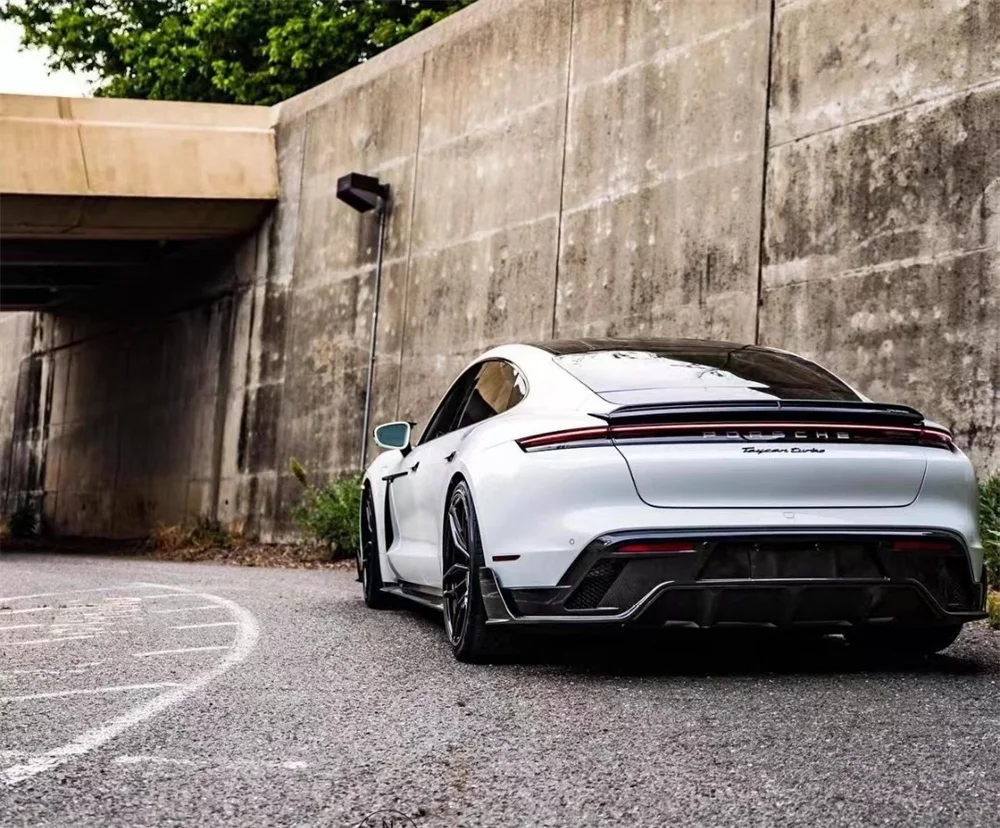 

Используется для Porsche Taycan, модификация с M-образным углеродным волокном, передняя губа, задний диффузор, боковая юбка, задний спойлер, комплект кузова