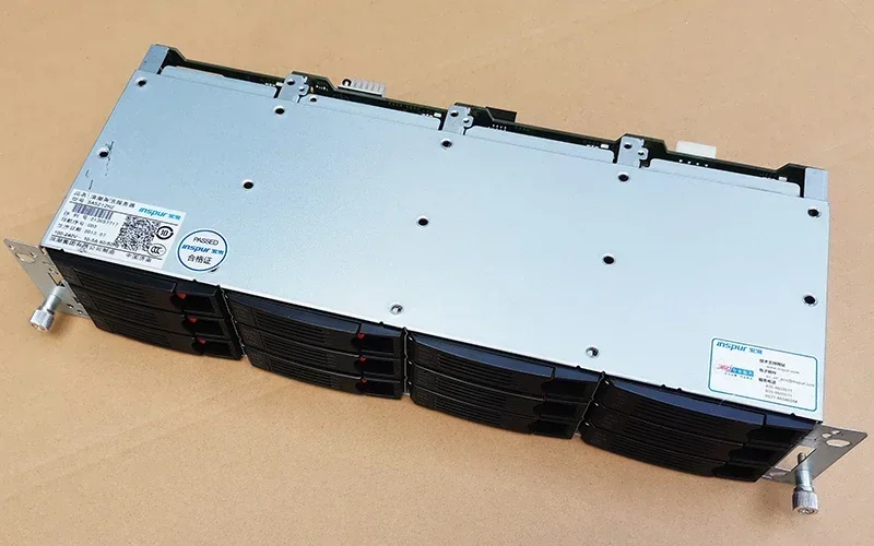 12 bay 3.5-inch 6Gb hard drive cage, 12Gb storage NAS Black Qunhui CDN hot swappable SAS series chassis