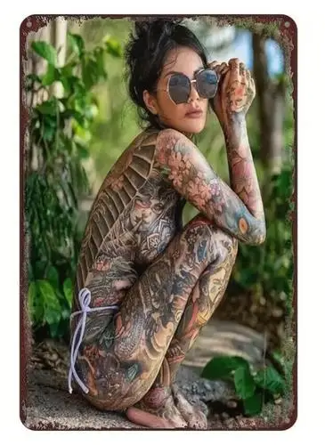 Weibliches Tattoo-Modell Vintage Neuheit Metallschild