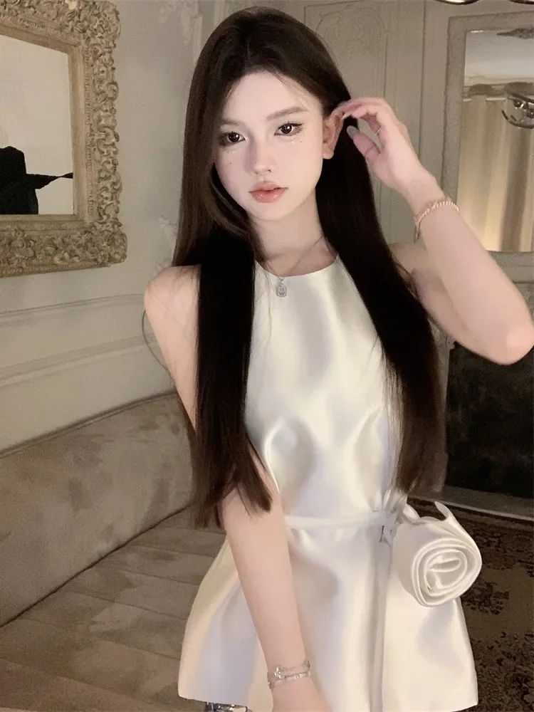 تي شيرت نسائي ربيعي جديد لعام 2025 على الموضة ثلاثي الأبعاد بحزام وردي سترة بمزاجية فتاة حارة ترتر Harajuku تي شيرت