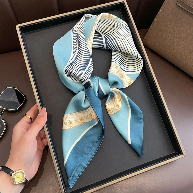 Luxury Brand Vintage Carriage Silk Scarf 70x70cm Navy Blue Gold Horse Design Scarves for Women Elegant Style Hijab Wrap