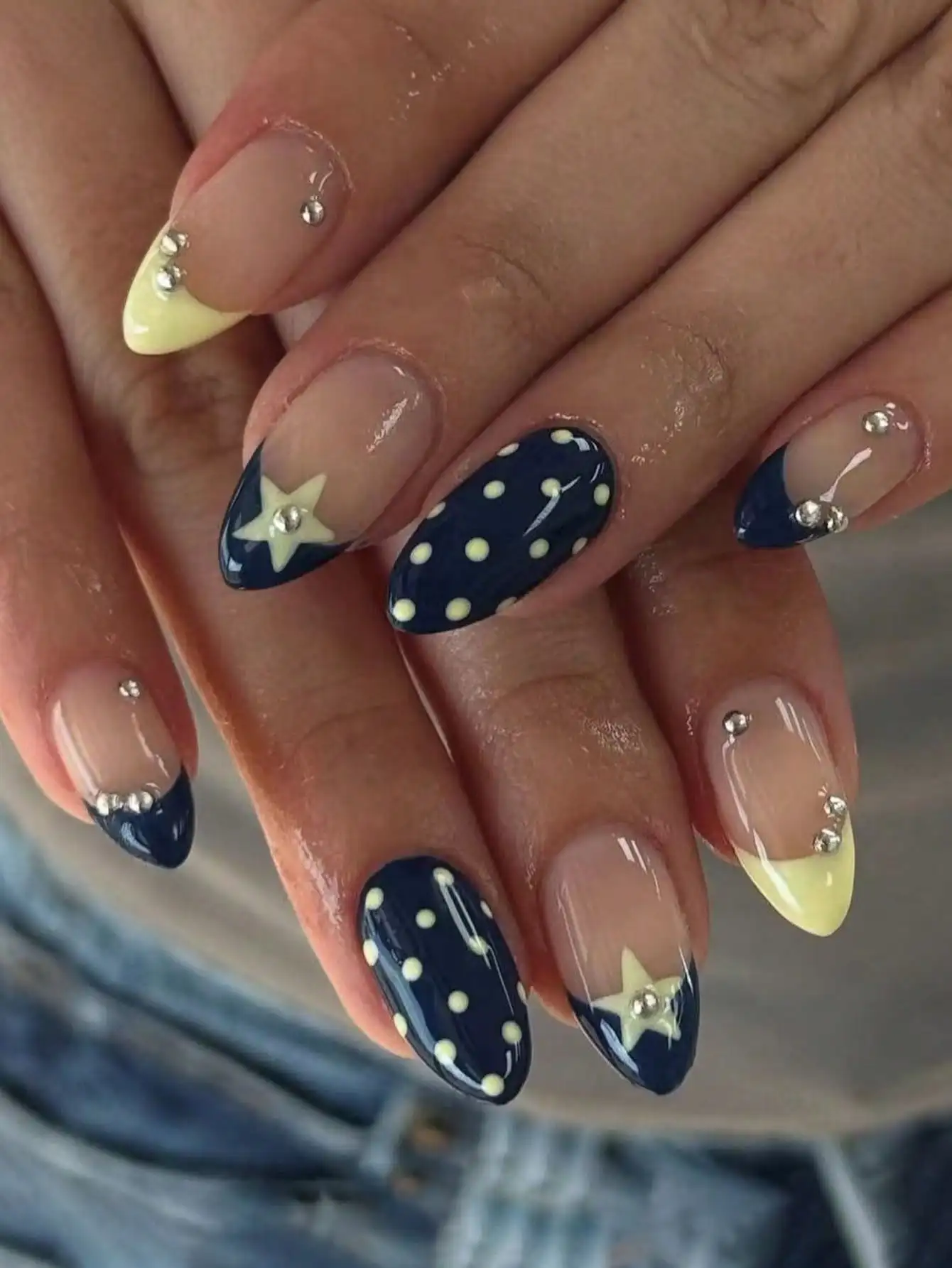 

24pcs/Set Y2K French Almond-Shaped Retro Blue, Yellow, Polka Dot, Star 3D Rhinestone Decorated Full Cover Press-On Fake Nails, Ideal For Ladies & Girls Party, Date, Vacation Nail Supplies