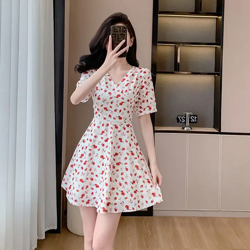 Floral Chiffon Small Dress with a New Waist-hugging Look High and Gentle Temperament