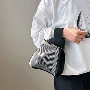 Grafikte renk bloğu çizgileri, tığ işi çanta kadın, çanta, moda Tote, örgü çanta, bileğiniz Cebinizi tığlamak için en iyi 10 satış-no. 7