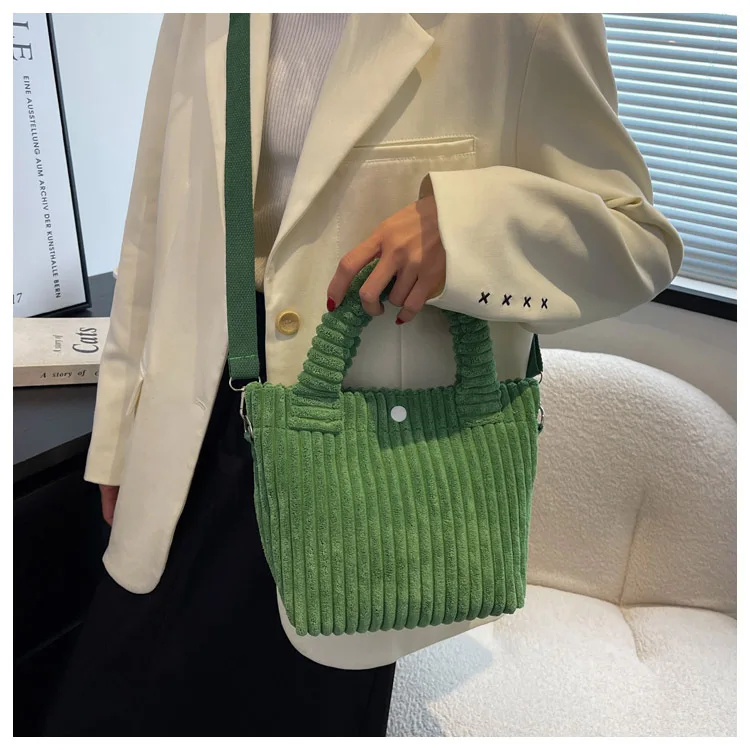Damen 2026 Herbst-Winter Neuer Stil Koreanische Ins Denim Samt Plüsch Schulter-Umhängetasche Hochwertige Handtasche für Frauen – Detail 16