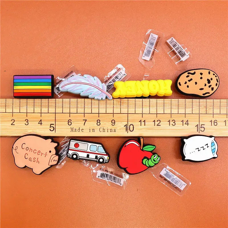 1pcs Original Feather Pillow Shoe Charms Original Pig Apple Shoe Accessories Buckle Rainbow Banner Shoes Decorations Potato