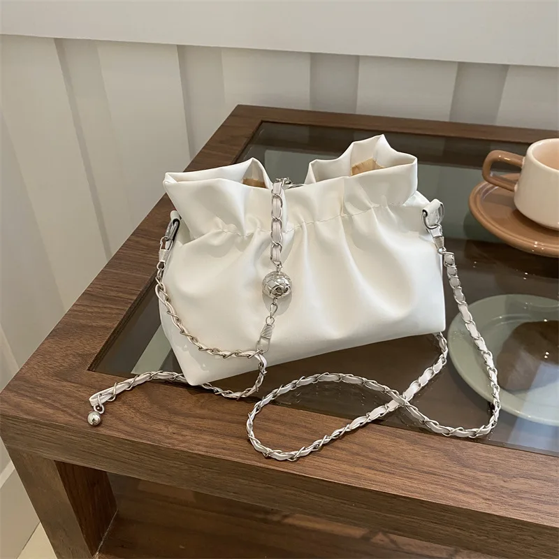 

Luxury Women's Chain Bag Fashion Versatile Classic Solid Color Crossbody Handbag Drawstring Silver Crossbody Bucket Bags