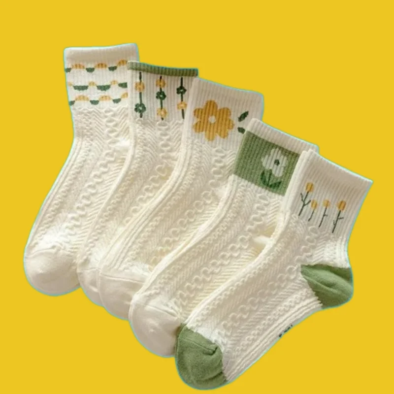 

5/10 Pairs 2024 New Fashion Socks Autumn and Winter Japanese Fresh White Middle Socks Cute Small Flower Socks New Green Socks