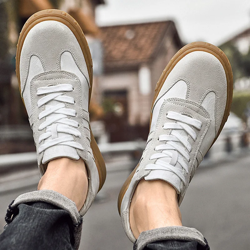 Men's and women's common leather shoes, sports shoes; casual shoes; outdoor hiking shoes; and street fashion shoes.