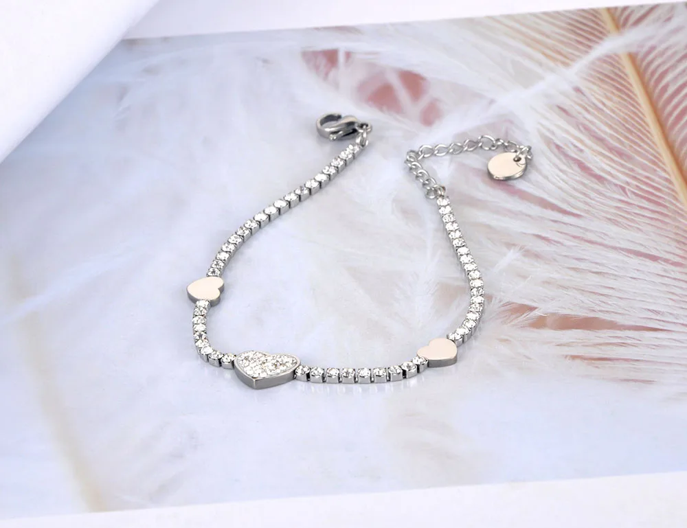 Lokaer Trendy Clay Rhinestone Heart Charm Bracelet For Women Stainless Steel CZ Crystal Link Chain Bracelet For Christmas B19134