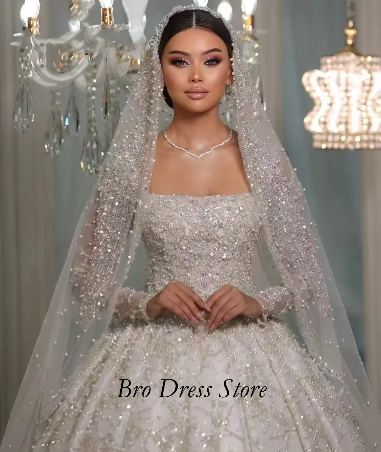 Customzied Luxury Crystal Wedding Dress Long Sleeves Square Neck Sparkly Princess Ball Gown Bridal Dress Vestido De Novia
