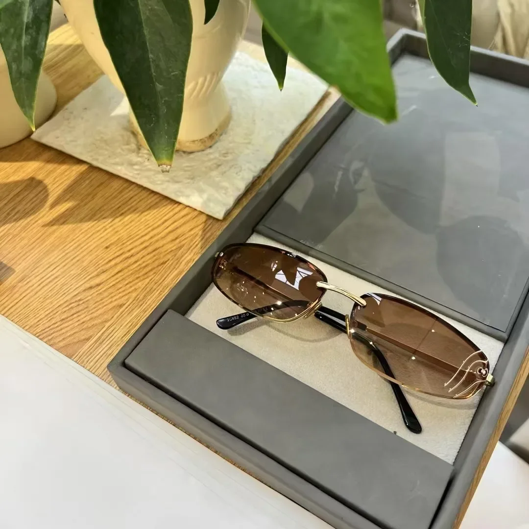 

Trendy Stylish Sun Glasses for Women Oval Shape Anti-reflective Sunglasses Women European American Men’s Sunglasses