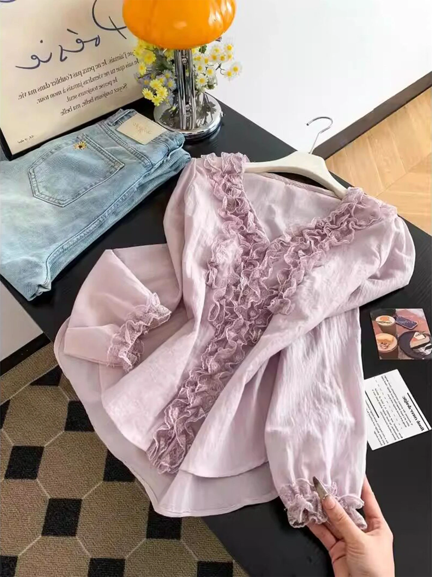

Lightweight Breathable Loose Women's Lace Shirt Long Sleeve V-Neck Sun Protection Summer Casual Comfortable Korean Style Top