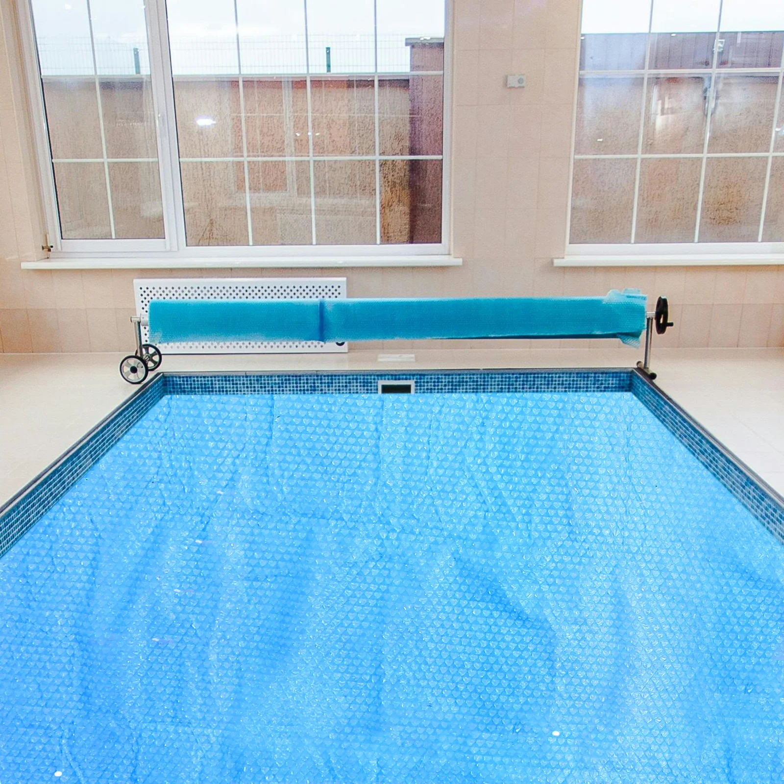 

Pool Cover Durable PE Insulation Bubble Layer Foldable Rectangular Outdoor Spa Water Therapy Anti Evaporation Inflatable Pool