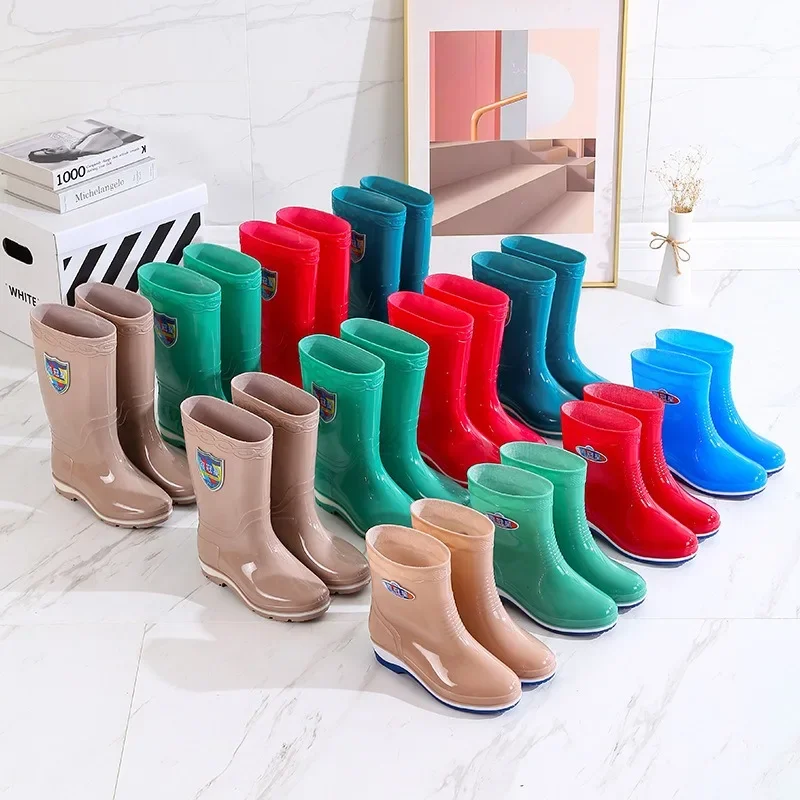 2024 New Round Head Pvc Kitchen Tube Adult Rain Shoes for Women Non-slip Waterproof Thick Soled Long Rain Boots for Women