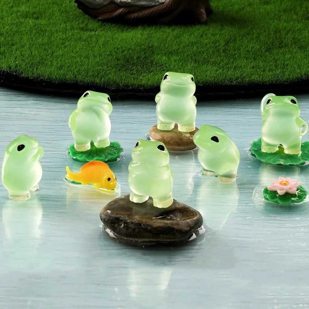6Pcs Cute Mini Frog Statues Glow At Dark Miniature Resin Frogs Ornament Handicraft Resin Luminous Frog Figurines Office Decor