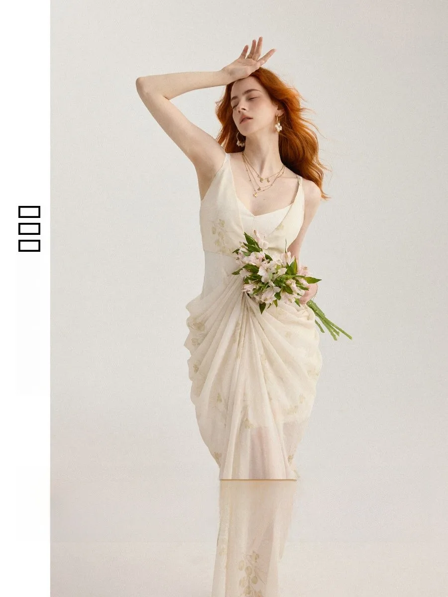 

Летнее женское платье макси с цветочным принтом, присборенной талией и бретелями, для отпуска, повседневное, но элегантное