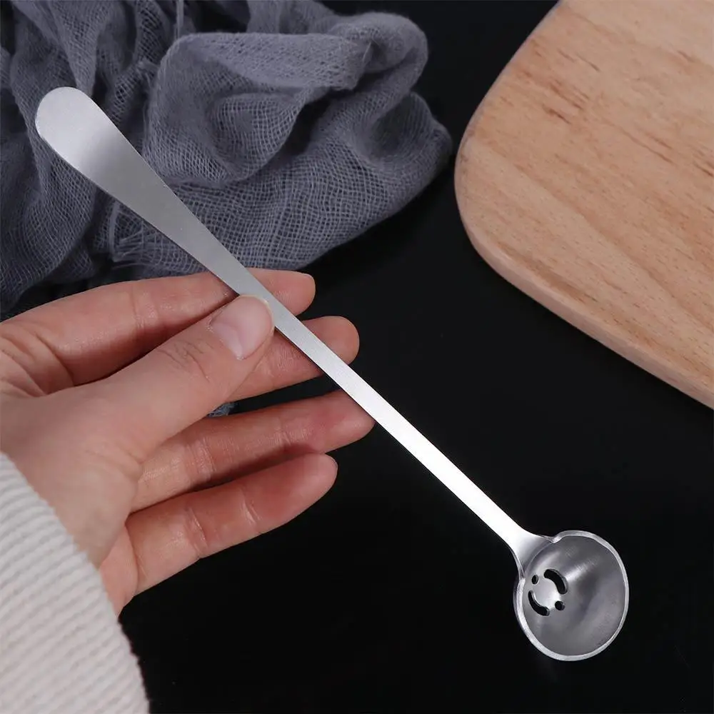 Cuchara coladora de aceitunas de acero inoxidable con mango largo y orificio de drenaje, cuchara ranurada para mermelada, cuchara para aceitunas, cuchara para encurtidos, cuchara para albóndigas