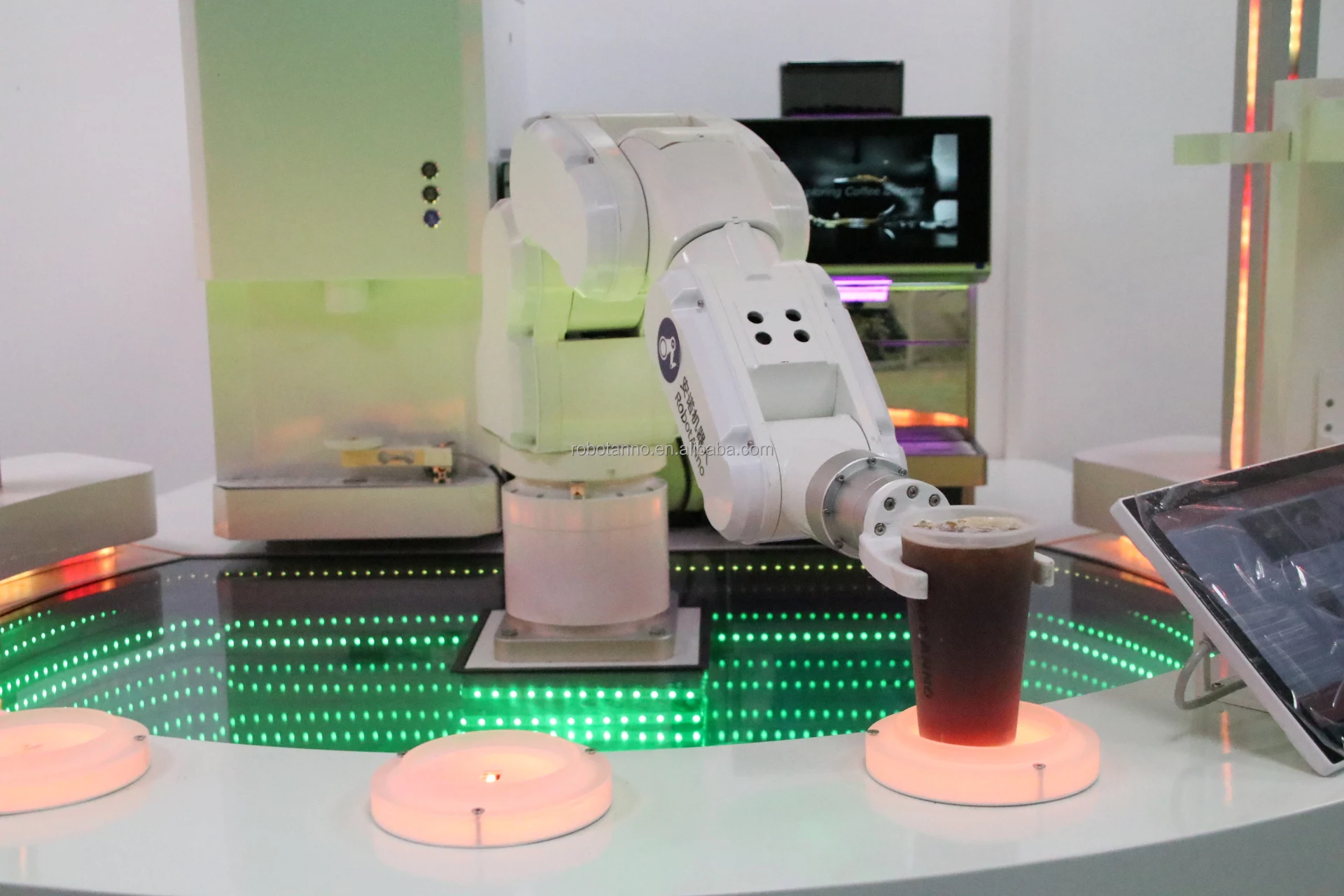 Self-service coffee machine kiosk 6-axis robot barista