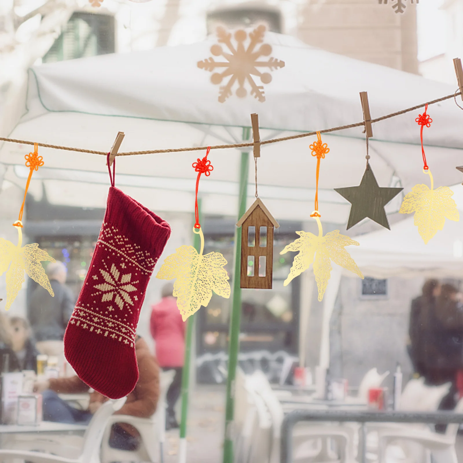 

14Pcs Christmas Metal Maple Leaf Ornaments Hanging Decorations Xmas Tree Pendant Festival Party Decor Adornments