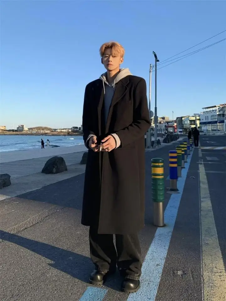 Ace Tailors Korean Style Men's Black Woolen Coat Winter Shoulder Length Suit Coat Knitted Material Long Sleeve Straight Hem