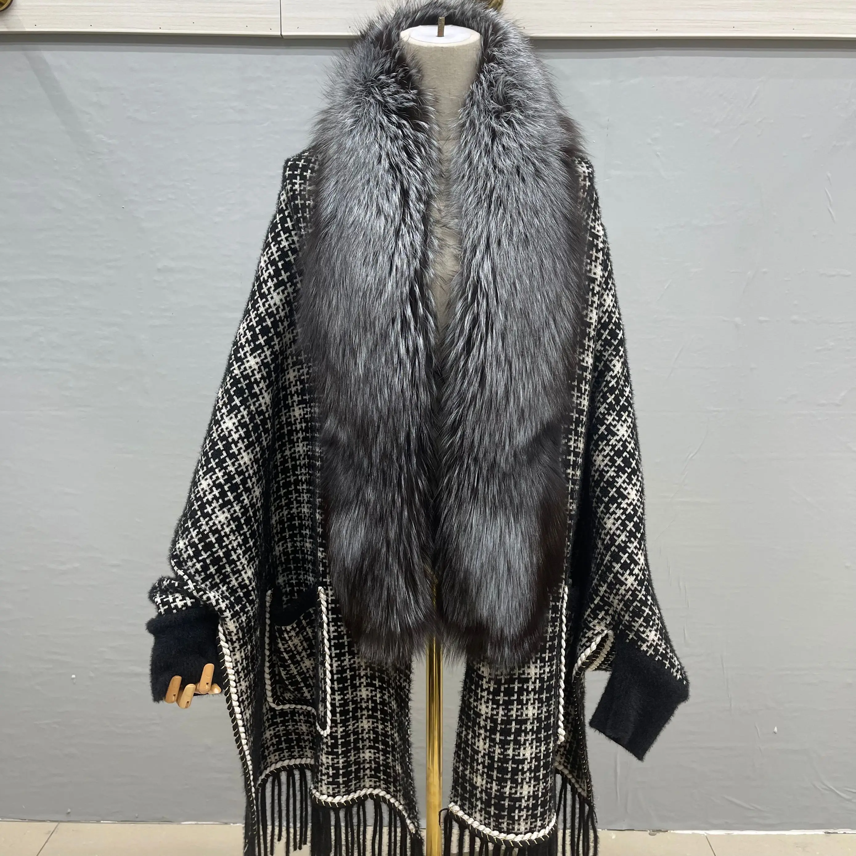 2024 Real Sheep Wool Cape With Genuine Fox Fur Trim Collar Women Autumn Winter Outwear Wraps Party Shawls