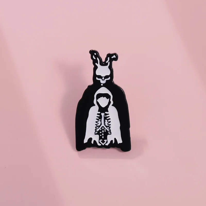 Horror Movies Mysterious Figure Brooch Enamel Pin Cartoon Thriller Film Brooches Lapel Backpack Badge Halloween Jewelry Gift Pin